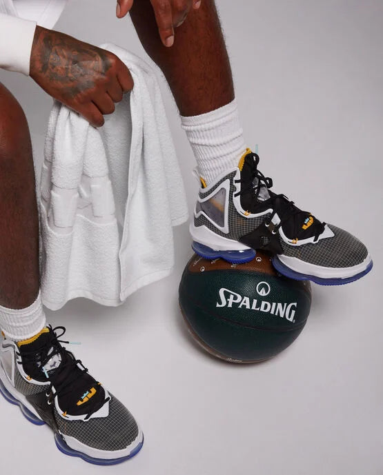 UNKNWN Limited Edition Basketball
